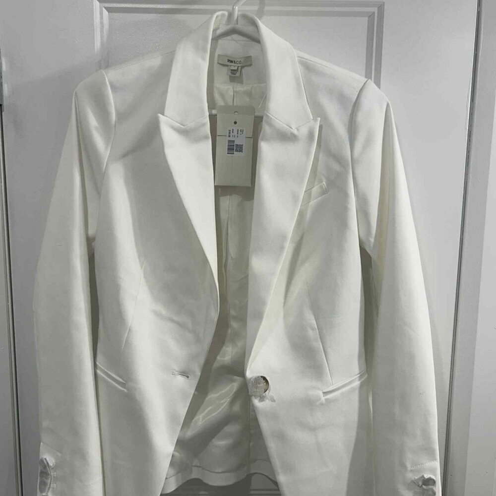RW & Co. White Tailored Blazer – Size 2 – New with Tags